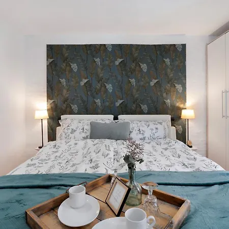 Gruenzweig * Dobeneck