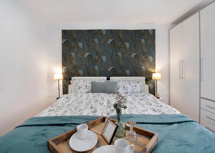 Gruenzweig * Dobeneck